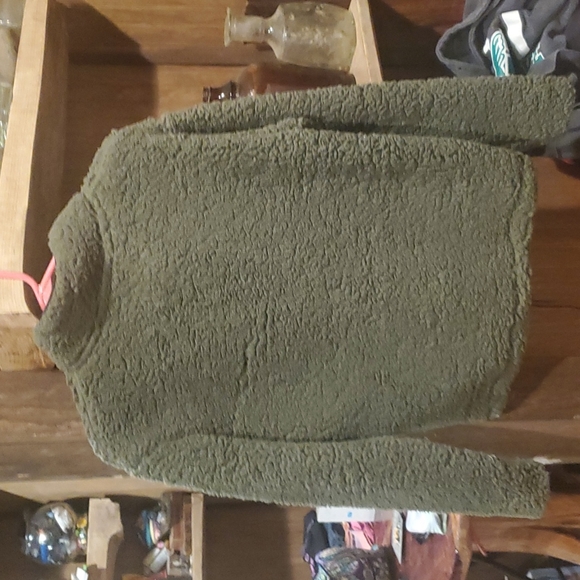 No boundaries zip pull over - Picture 2 of 4